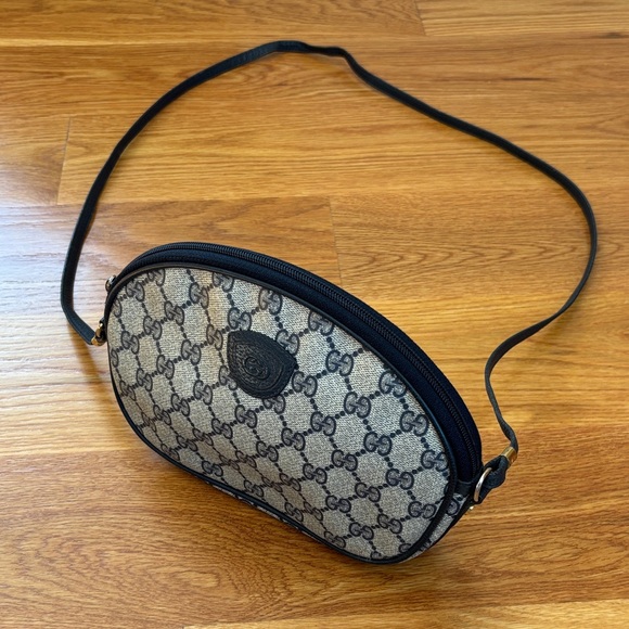 Gucci Handbags - Gucci Crossbody Vintage